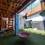 Triniti Vendeghaz * Eger