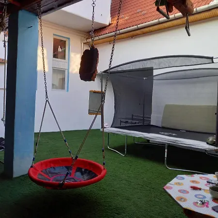 Triniti Vendeghaz Gasthuis Eger